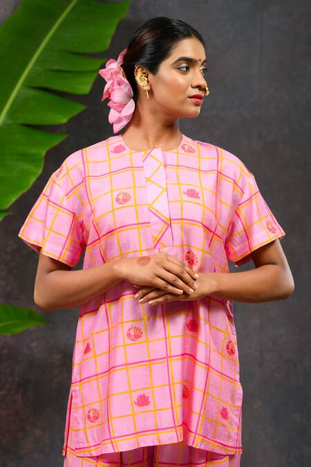 Prachi Kamat_Pink Viscose, Silk Round Neck Morja Printed Short Kurta And Pant Set _Online_at_Aza_Fashions