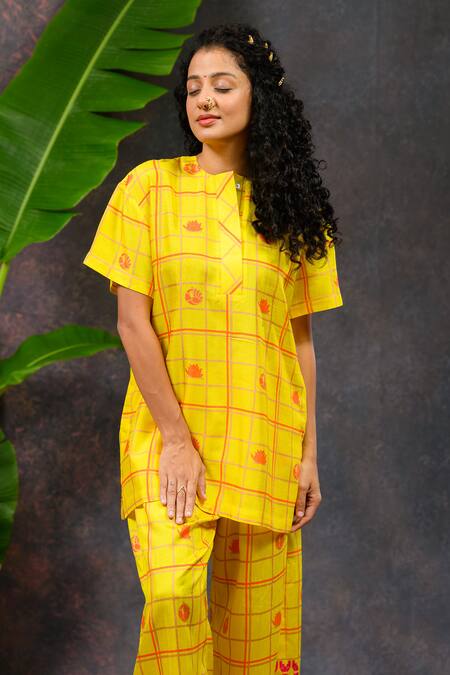 Prachi Kamat_Yellow Viscose, Silk Foil Printing Round Morja Printed Short Kurta With Pant _Online_at_Aza_Fashions