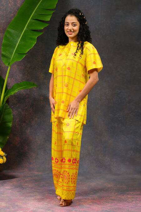 Buy_Prachi Kamat_Yellow Viscose, Silk Foil Printing Round Morja Printed Short Kurta With Pant _Online_at_Aza_Fashions