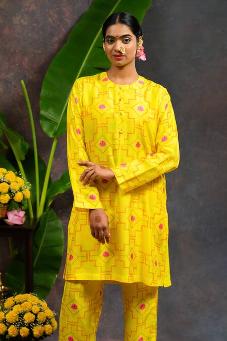 Buy Prachi Kamat Yellow Viscose, Silk Round Neck Morvika Printed Kurta And Pant Set Online at Aza Fashions Buy_Prachi Kamat_Yellow Viscose, Silk Round Neck Morvika Printed Kurta And Pant Set _Online_at_Aza_Fashions