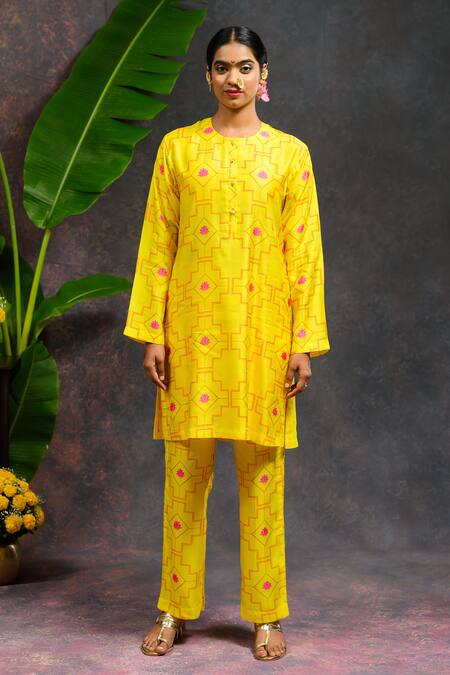 Prachi Kamat Yellow Viscose, Silk Round Neck Morvika Printed Kurta And Pant Set at Aza Fashions Prachi Kamat_Yellow Viscose, Silk Round Neck Morvika Printed Kurta And Pant Set _at_Aza_Fashions