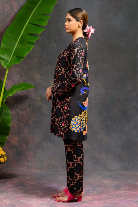Buy_Prachi Kamat_Black Viscose, Silk Round Neck Morvika Geometric Print Kurta And Pant Set _Online_at_Aza_Fashions