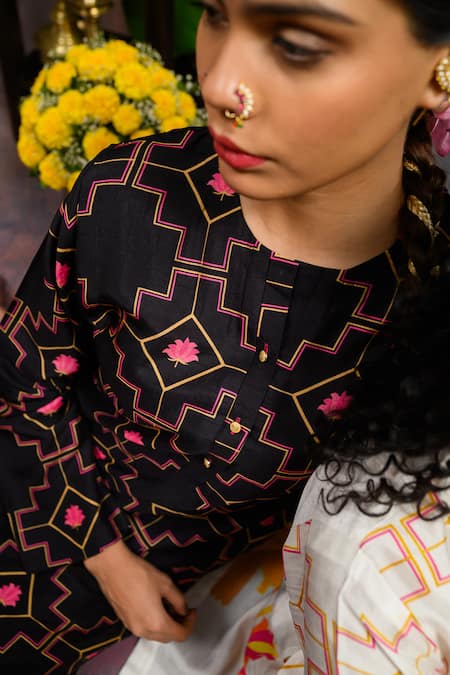 Shop_Prachi Kamat_Black Viscose, Silk Round Neck Morvika Geometric Print Kurta And Pant Set _Online_at_Aza_Fashions