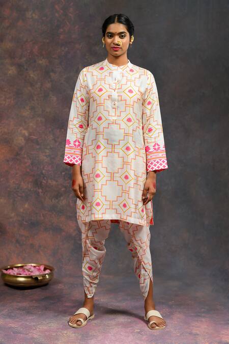 Shop_Prachi Kamat_White Viscose, Silk Round Neck Morbagh Geometric Grid Print Kurta With Pant _Online_at_Aza_Fashions