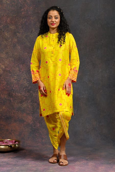 Shop_Prachi Kamat_Yellow Viscose, Silk Mandarin Morbagh Geometric Grid Print Kurta With Pant _Online_at_Aza_Fashions