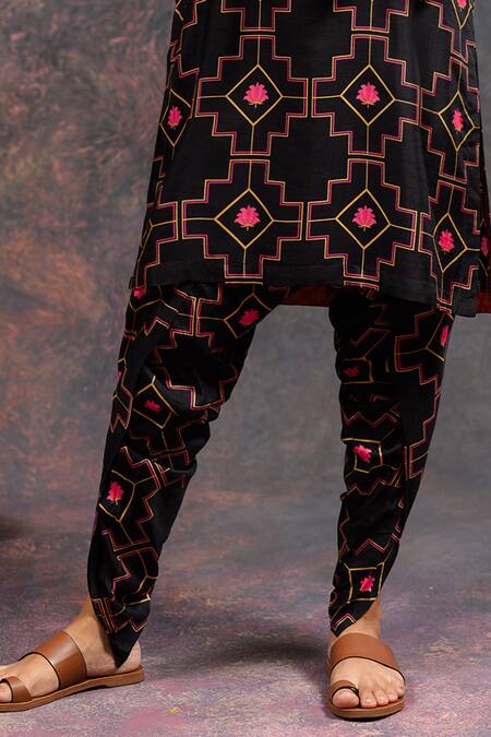 Prachi Kamat_Black Viscose, Silk Foil Printing Mandarin Morbagh Printed Kurta With Pant _Online_at_Aza_Fashions