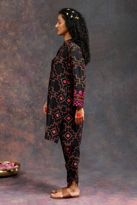 Buy_Prachi Kamat_Black Viscose, Silk Foil Printing Mandarin Morbagh Printed Kurta With Pant _Online_at_Aza_Fashions