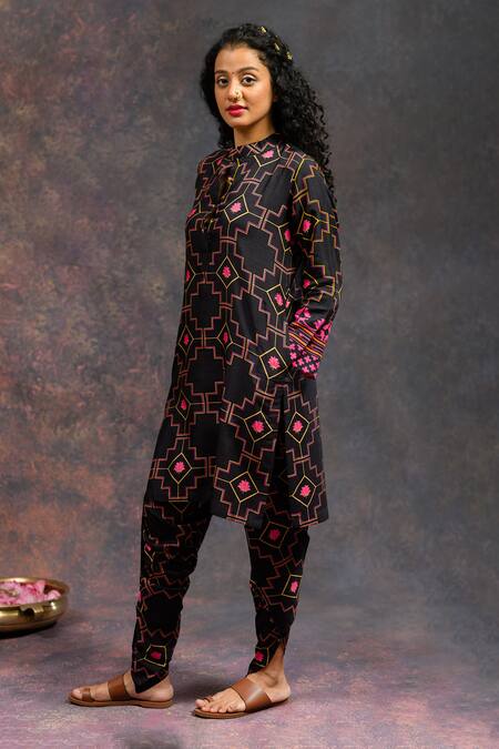 Shop_Prachi Kamat_Black Viscose, Silk Foil Printing Mandarin Morbagh Printed Kurta With Pant _Online_at_Aza_Fashions