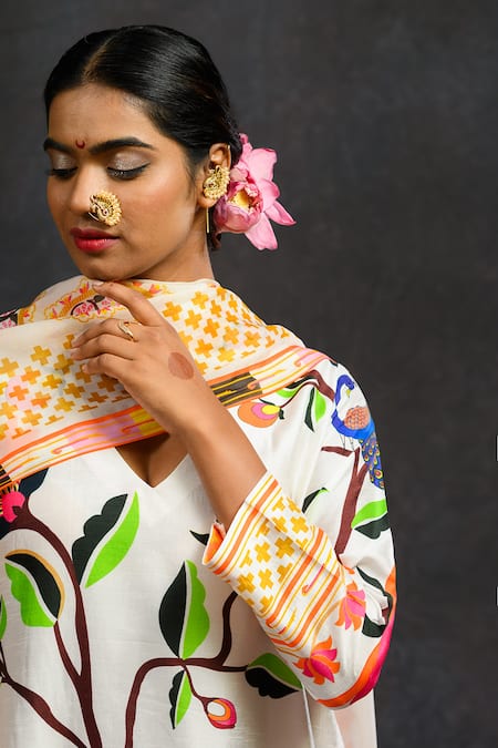 Buy_Prachi Kamat_White Viscose, Silk, Organza V-neck Asawali Printed Kurta Set _Online_at_Aza_Fashions