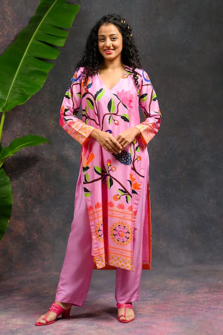 Shop Prachi Kamat Pink Viscose, Silk, Organza V-neck Asawali Printed Kurta Set Shop_Prachi Kamat_Pink Viscose, Silk, Organza V-neck Asawali Printed Kurta Set