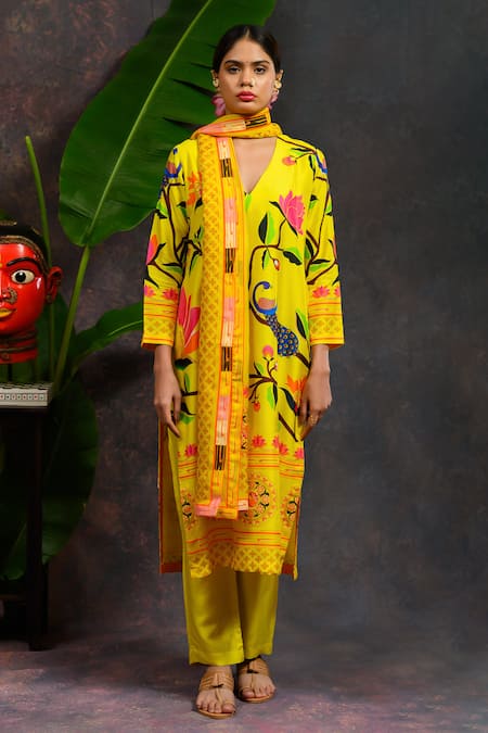 Prachi Kamat Yellow Viscose, Silk, Organza V-neck Asawali Printed Kurta Set 