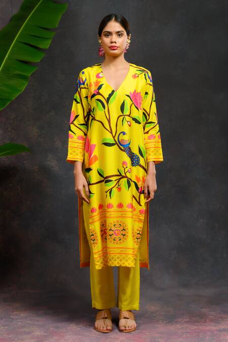Buy Prachi Kamat Yellow Viscose, Silk, Organza V-neck Asawali Printed Kurta Set Online at Aza Fashions Buy_Prachi Kamat_Yellow Viscose, Silk, Organza V-neck Asawali Printed Kurta Set _Online_at_Aza_Fashions
