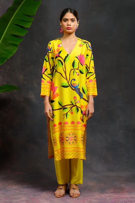 Shop Prachi Kamat Yellow Viscose, Silk, Organza V-neck Asawali Printed Kurta Set Online at Aza Fashions Shop_Prachi Kamat_Yellow Viscose, Silk, Organza V-neck Asawali Printed Kurta Set _Online_at_Aza_Fashions