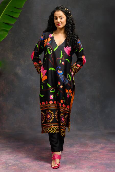 Shop Prachi Kamat Black Viscose, Silk, Organza V-neck Asawali Printed Kurta Set Online at Aza Fashions Shop_Prachi Kamat_Black Viscose, Silk, Organza V-neck Asawali Printed Kurta Set _Online_at_Aza_Fashions