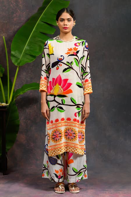 Shop_Prachi Kamat_White Velvet, Silk, Organza Round Neck Rajlaxmi Printed Kurta Set _Online_at_Aza_Fashions