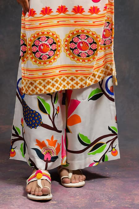 Prachi Kamat_White Velvet, Silk, Organza Round Neck Rajlaxmi Printed Kurta Set _at_Aza_Fashions