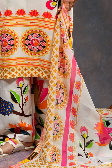 Shop_Prachi Kamat_White Velvet, Silk, Organza Round Neck Rajlaxmi Printed Kurta Set 