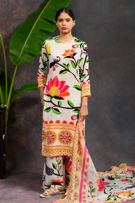 Prachi Kamat White Velvet, Silk, Organza Round Neck Rajlaxmi Printed Kurta Set 