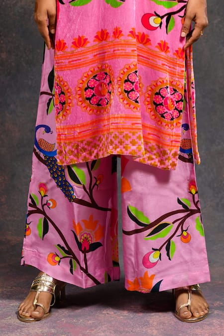 Prachi Kamat Pink Silk, Velvet, Organza Round Neck Rajlaxmi Printed Kurta Set Online at Aza Fashions Prachi Kamat_Pink Silk, Velvet, Organza Round Neck Rajlaxmi Printed Kurta Set _Online_at_Aza_Fashions