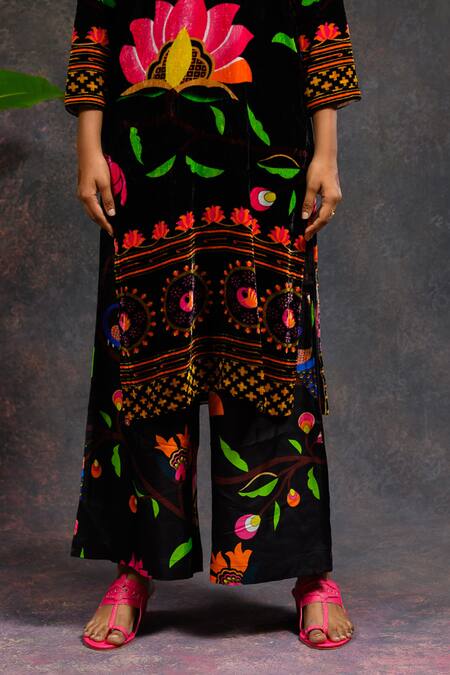 Shop_Prachi Kamat_Black Velvet, Silk, Organza Round Neck Rajlaxmi Printed Kurta Set _Online_at_Aza_Fashions