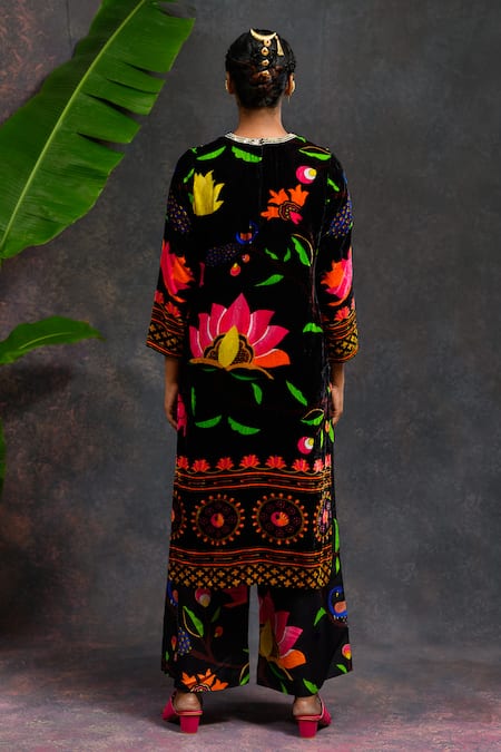 Prachi Kamat Rajlaxmi Silk Velvet Printed Kurta Set 