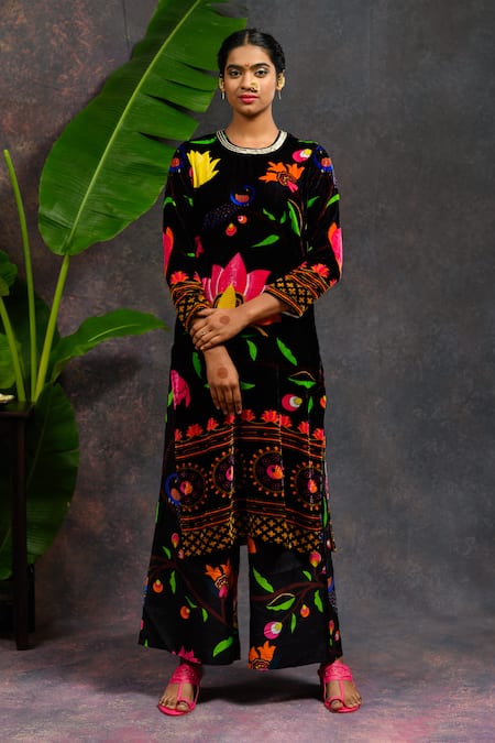 Prachi Kamat_Black Velvet, Silk, Organza Round Neck Rajlaxmi Printed Kurta Set _at_Aza_Fashions