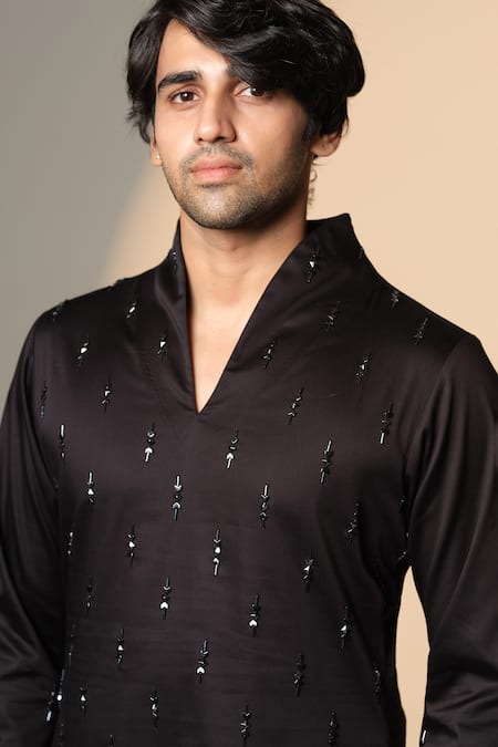 Sanjana Reddy Designs_Black Cotton Embroidery, Sequins Geometric Pattern Kurta _Online_at_Aza_Fashions