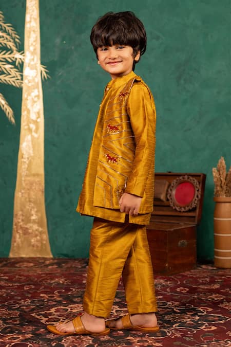 JILMIL DREAMWEAR Mustard Silk Embroidery Yellow Bundi Kurta Set at Aza Fashions JILMIL DREAMWEAR_Mustard Silk Embroidery Yellow Bundi Kurta Set _at_Aza_Fashions