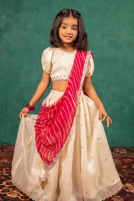 JILMIL DREAMWEAR_Cream Tissue Embroidery, Zari, Tassels Fendy Crush White Blouse Lehenga Set _Online_at_Aza_Fashions