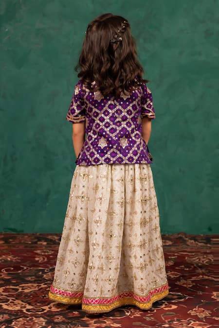 JILMIL DREAMWEAR Dark Purple Top With Off-White Lehenga 