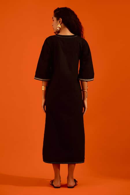 Shop Indian Summer Story Black Cotton, Poplin Embroidery Split V-neck Thread Dress at Aza Fashions Shop_Indian Summer Story_Black Cotton, Poplin Embroidery Split V-neck Thread Dress _at_Aza_Fashions