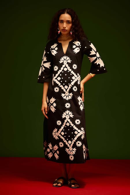 Indian Summer Story Black Cotton Embroidery Split V-neck Sitara Thread Dress 
