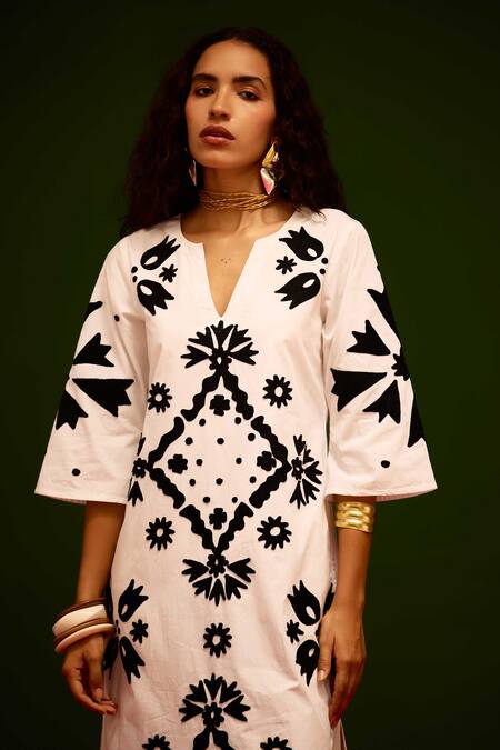 Buy_Indian Summer Story_Ivory Cotton, Poplin Embroidery Split V-neck Sitara Thread Dress _Online_at_Aza_Fashions