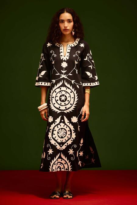 Shop_Indian Summer Story_Black Cotton, Poplin Embroidery Split V-neck Wave Thread Dress _Online_at_Aza_Fashions
