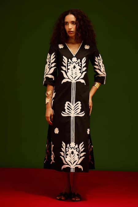 Indian Summer Story Black Cotton, Poplin Embroidery V-neck Tulip Thread Dress 