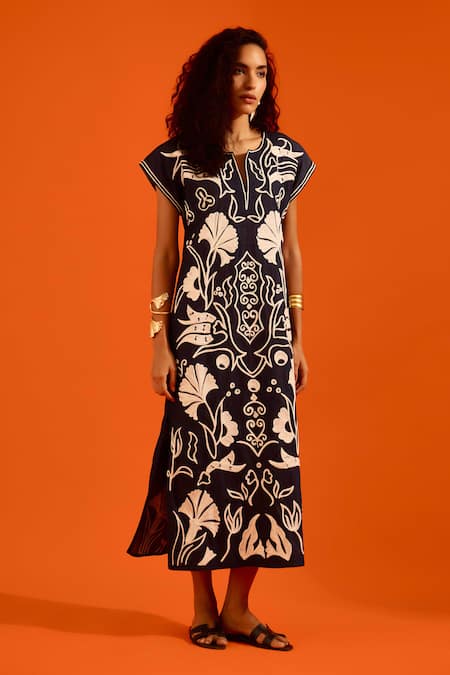 Buy_Indian Summer Story_Blue Denim Embroidery Split V-neck Thread Dress 