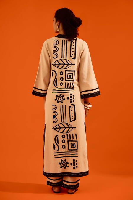 Indian Summer Story Thread Embroidered Kurta & Pant Set 