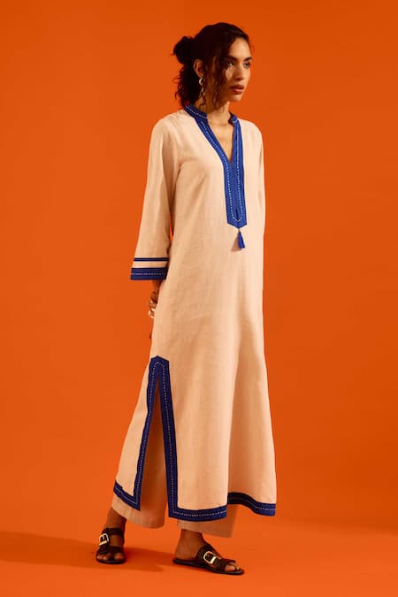 Indian Summer Story_Beige Embroidery, Tassels Split V-neck Thread Kurta And Pant Set _Online_at_Aza_Fashions