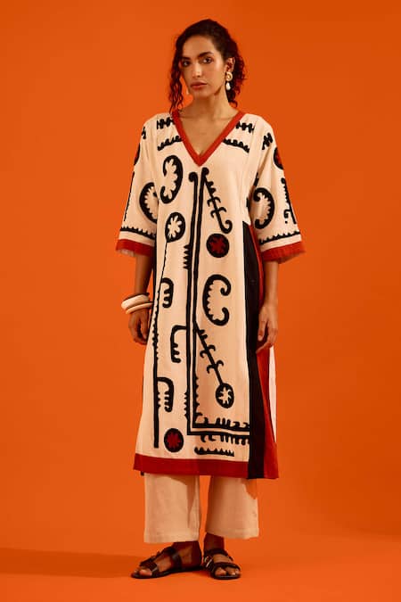 Buy_Indian Summer Story_Beige Jacquard Embroidery V-neck Maasai Motif Kurta And Pant Set _Online_at_Aza_Fashions