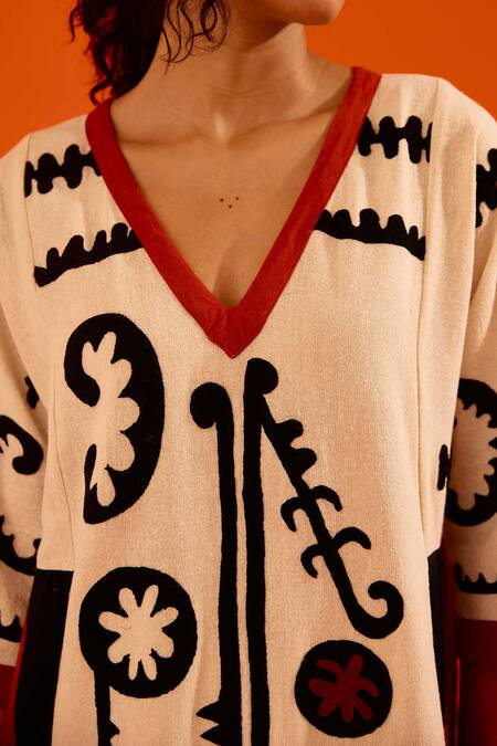 Buy_Indian Summer Story_Beige Jacquard Embroidery V-neck Maasai Motif Kurta And Pant Set 