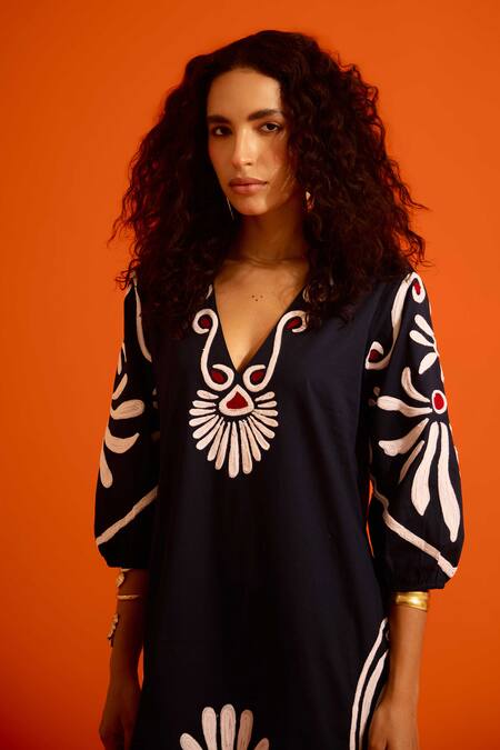 Buy_Indian Summer Story_Black Cotton, Poplin Embroidery V-neck Botanical Thread Dress 