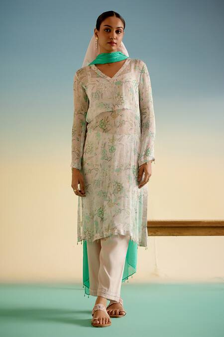 Shetab Kazmi_Pink Cotton Embroidery, Tassels V-neck Botanical Print Kurta Set _Online_at_Aza_Fashions