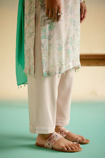 Buy_Shetab Kazmi_Pink Cotton Embroidery, Tassels V-neck Botanical Print Kurta Set _Online_at_Aza_Fashions