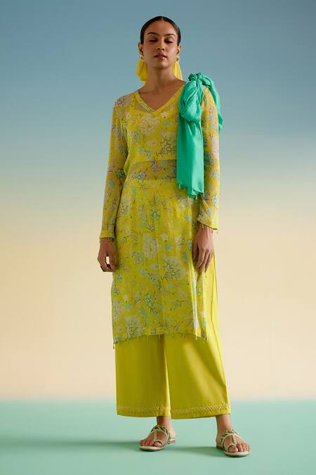 Shetab Kazmi_Yellow Cotton Tassels, Embroidery V-neck Garden Print Kurta Set _Online_at_Aza_Fashions