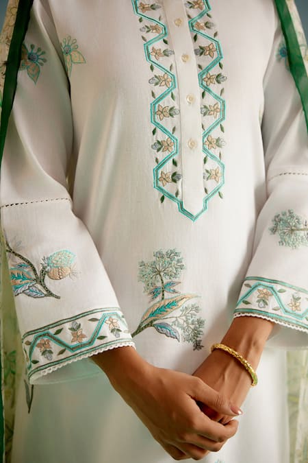 Buy_Shetab Kazmi_White Cotton Embroidery, Tassels Round Neck Kurta Pant Set 