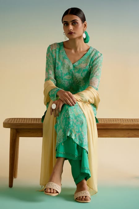 Shetab Kazmi_Green Cotton Beads, Embroidery V-neck Flower Print Kurta Set _Online_at_Aza_Fashions
