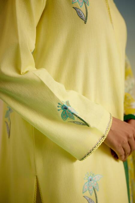 Shetab Kazmi_Yellow Cotton Embroidery, Cut Work, Tassels Split V-neck Flower Kurta Set _Online_at_Aza_Fashions