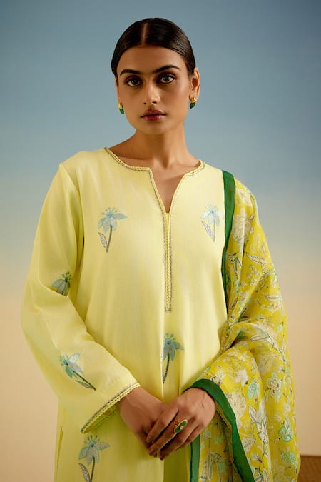 Buy_Shetab Kazmi_Yellow Cotton Embroidery, Cut Work, Tassels Split V-neck Flower Kurta Set _Online_at_Aza_Fashions