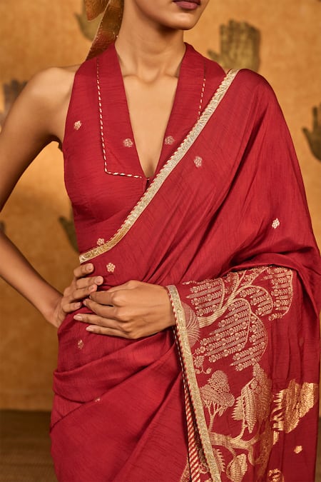 Masaba Red Jacquard Zari Zen Saree With Unstitched Blouse Piece at Aza Fashions Masaba_Red Jacquard Zari Zen Saree With Unstitched Blouse Piece _at_Aza_Fashions