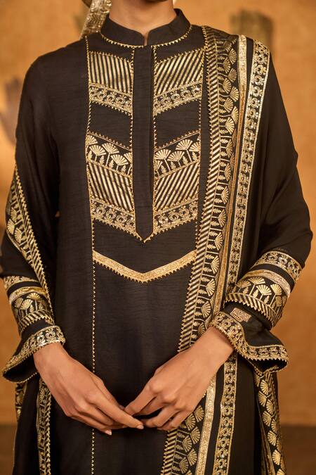 Buy Masaba Black Silk, Organza Embroidery, Gota Patti, Foil Vase Kurta And Culotte Set Buy_Masaba_Black Silk, Organza Embroidery, Gota Patti, Foil Vase Kurta And Culotte Set